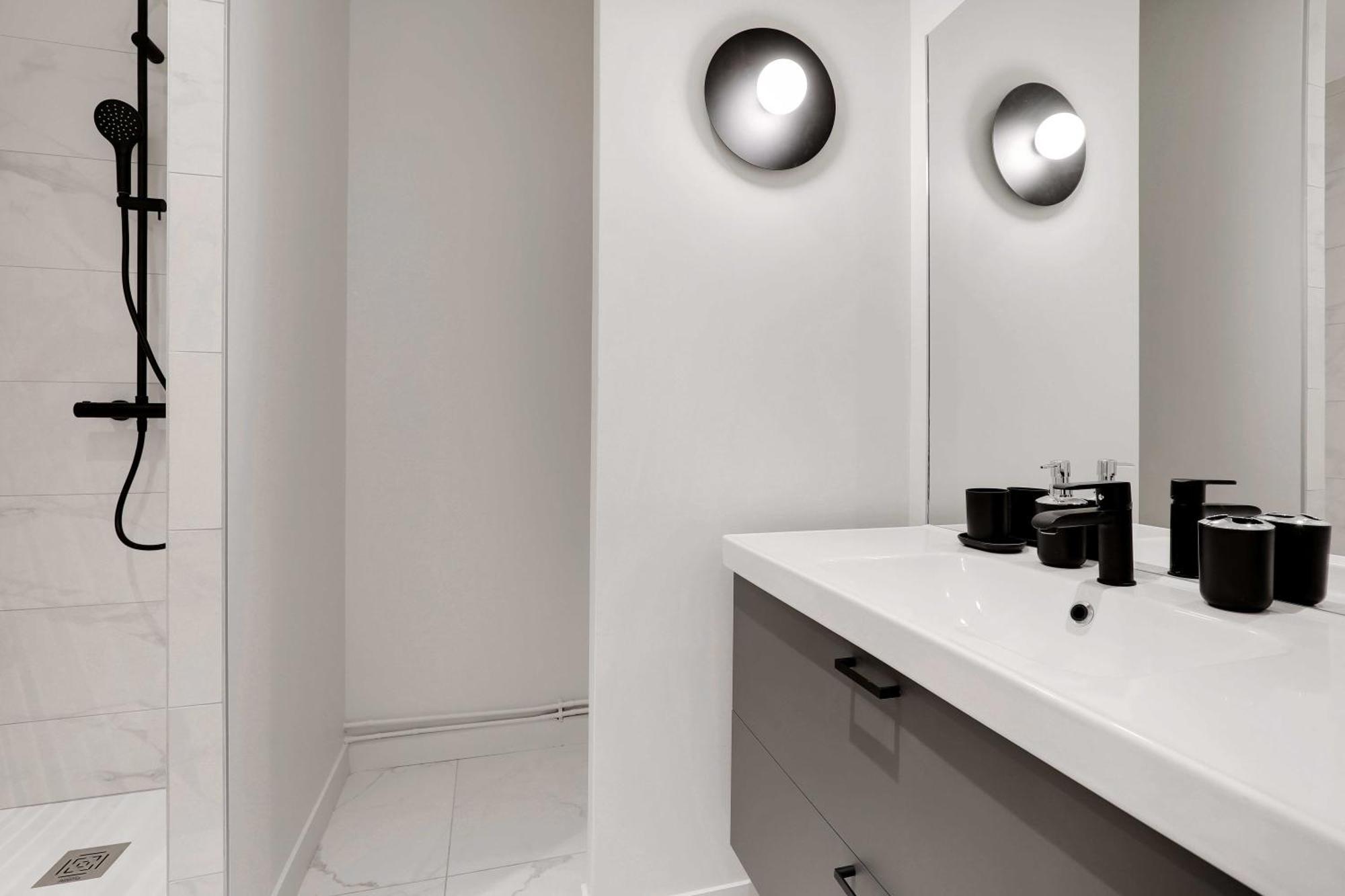 Modern Apartment 1Br- 4P Le Marais Quarter Париж Екстериор снимка